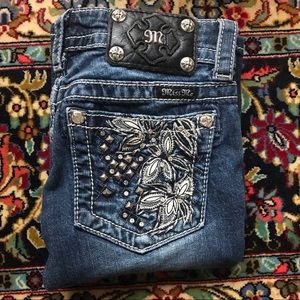 Authentic Miss Me Jeans with stud details 👖